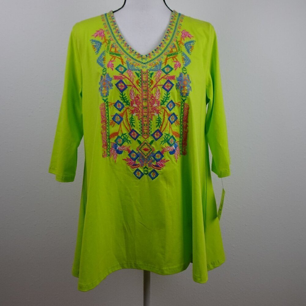 Calessa Embroidered Tunic Top Women's Size M Green Loose Fit V-Neck